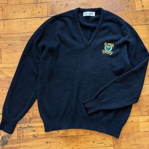 Lyle & Scott St. Andrews Scotland Lambswool V-Neck Sweater